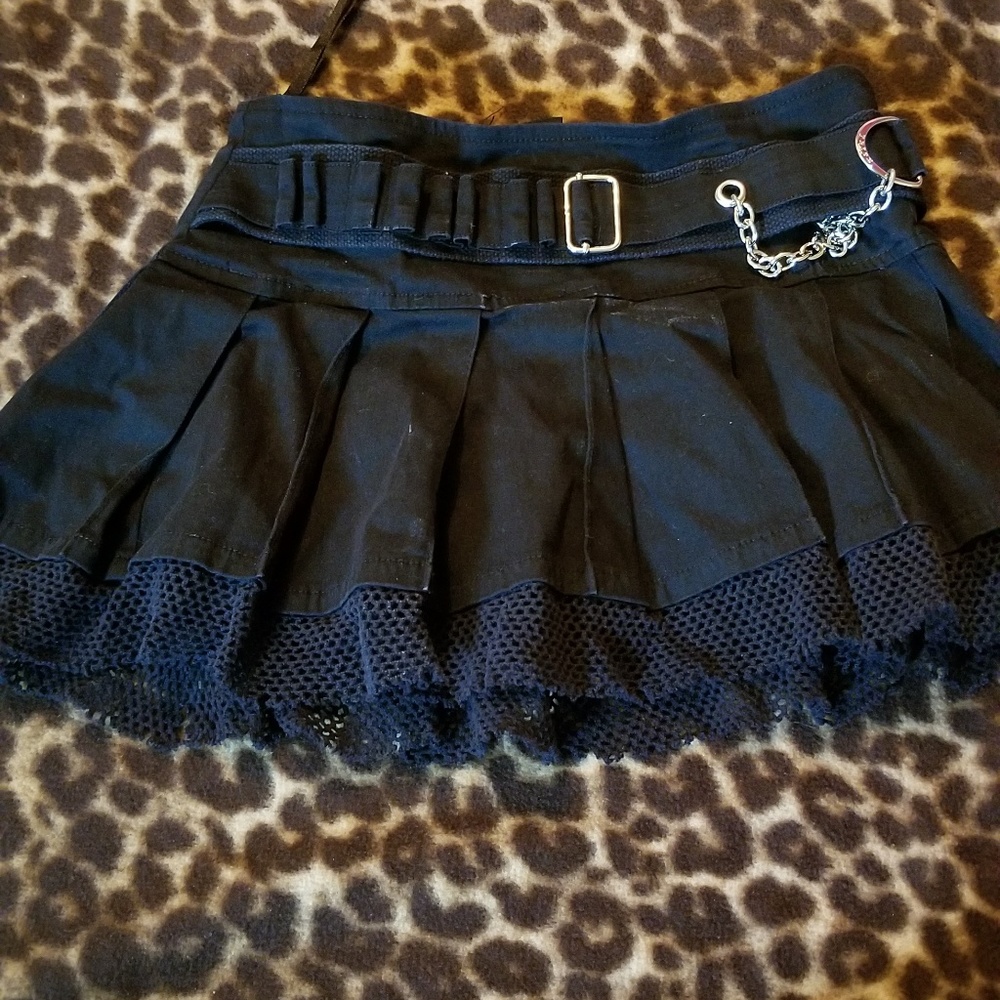 Cute skirt with chain